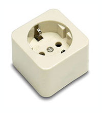 FAMATEL 2301 Base fija porcelana 10A-250V TT lateral de color blanco