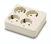FAMATEL 2504 Base 4 tomas 16A-250V TT lateral de color blanco