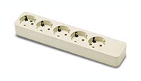 FAMATEL 2505 Base 5 tomas con toma de tierra 16A 250V blanco
