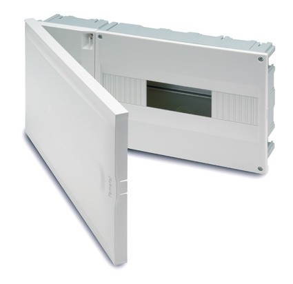 FAMATEL 3312-P Caja ICP-32 +12 elementos con puerta