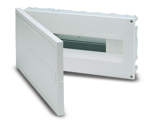 FAMATEL 3318-P Caja automática 18 elementos con puerta